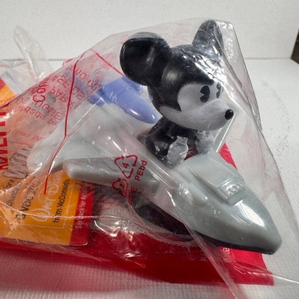 Disney Mickey‎ Mouse Mission SPACE McDonald's Happy Meal Toy 2020 Sealed